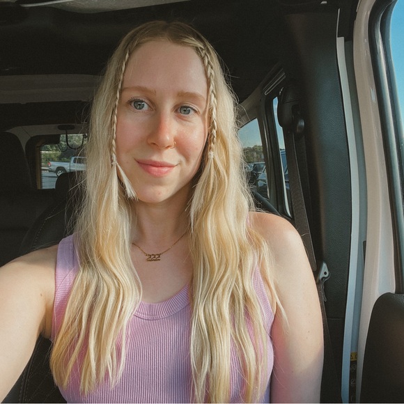 HI I’M HANNAH 🤍 - Picture 4 of 4